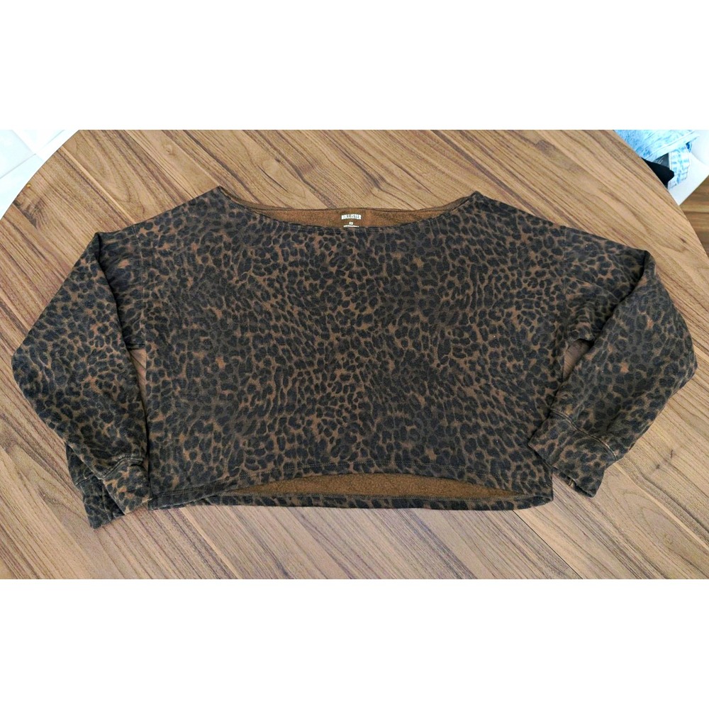 Hollister Women's XS Brown Leopard Print Oversized Cropped Sweatshirt Y2K